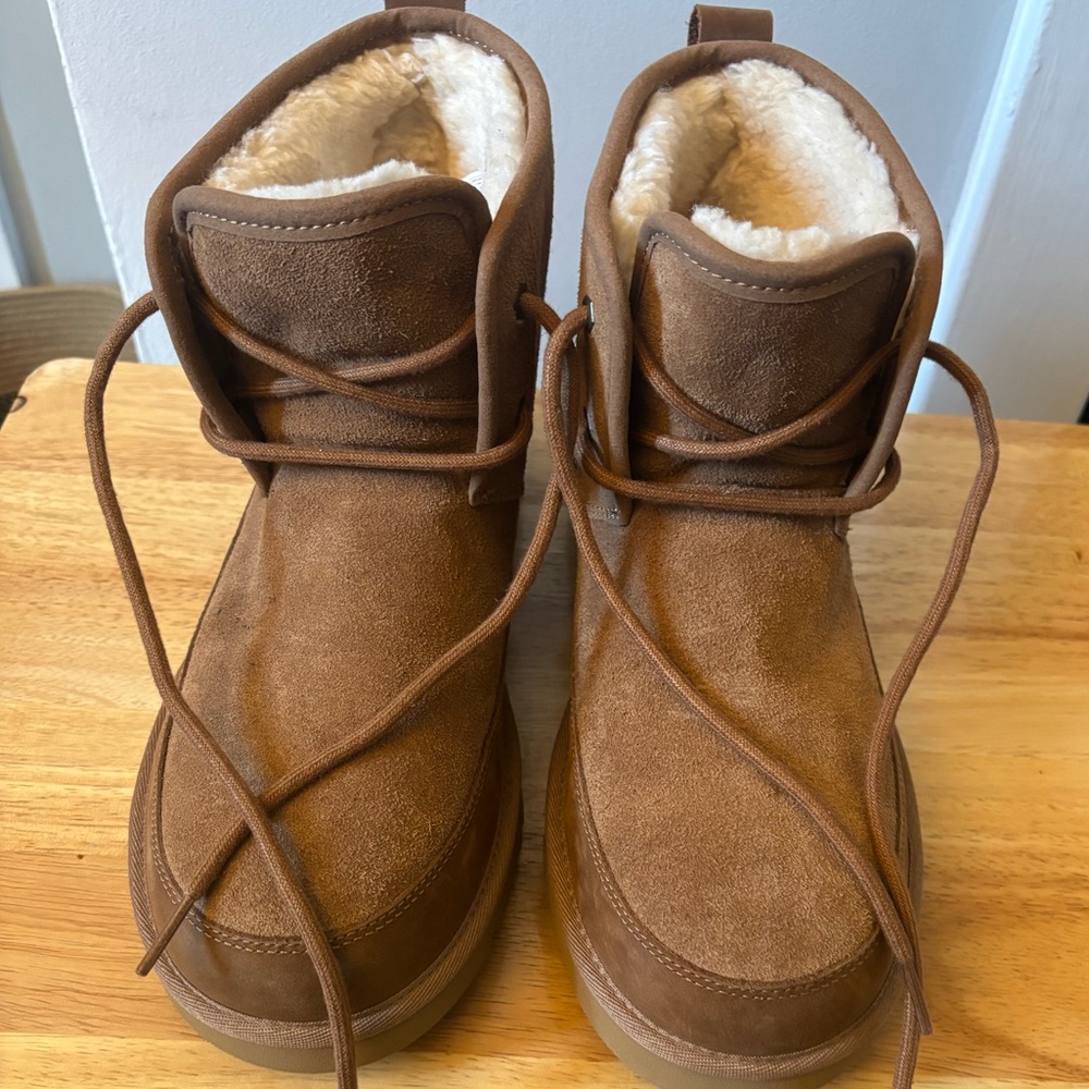 Men’s UGG Chestnut Leather and Suede Boots 10 New
